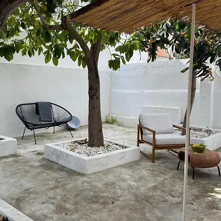 Holiday home Lemon And Avocado House